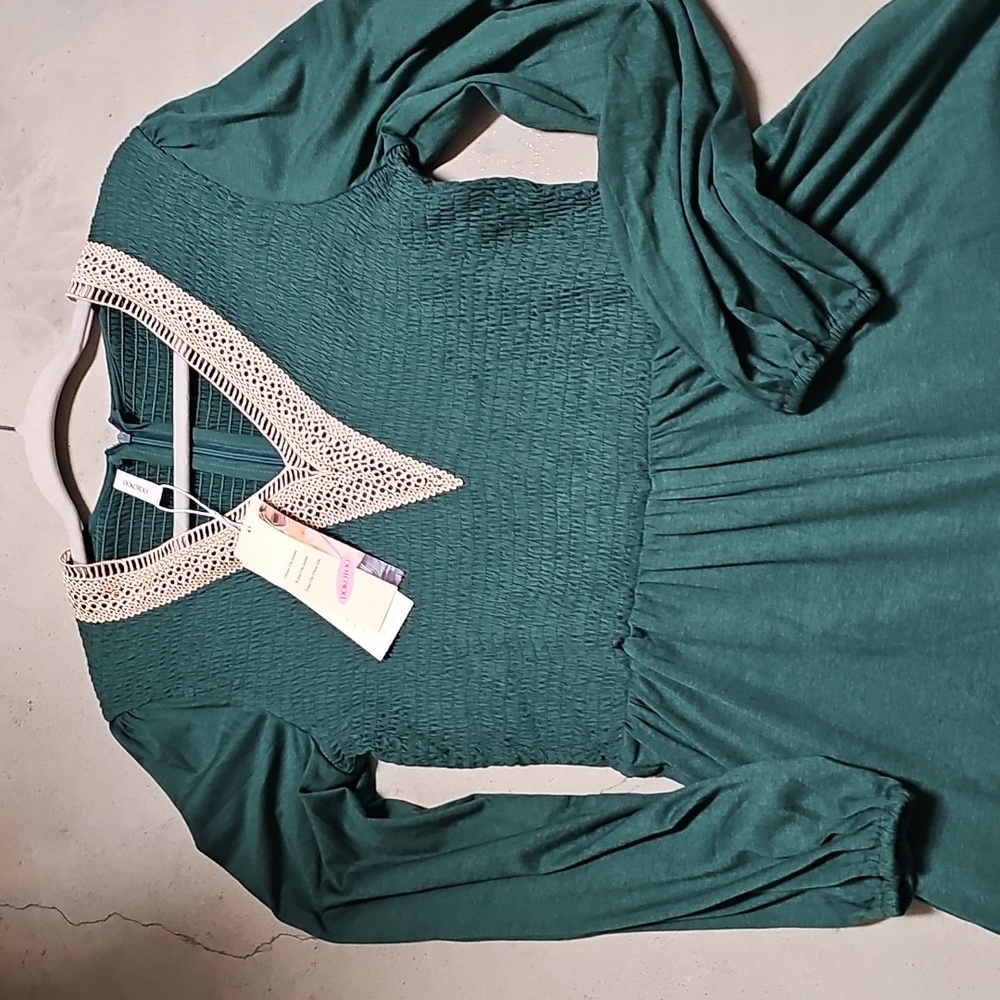 Nwt Green Jumpsuit with Lace Trim And Pockets - Picture 2 of 8